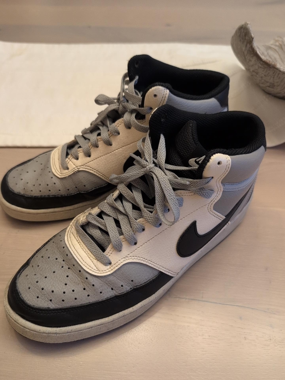 Nike Men’s Mid-Top Basketball Sneakers - White/Gray/Black